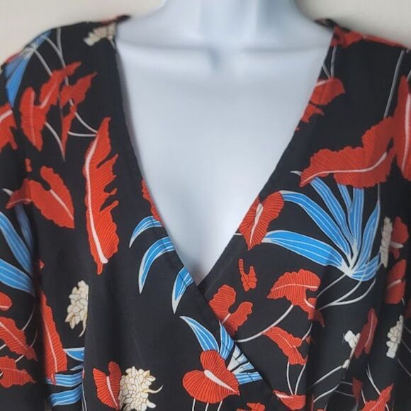 WAYWARD FRANCIES e.Shakti Wrap Blouse - Picture 4 of 9